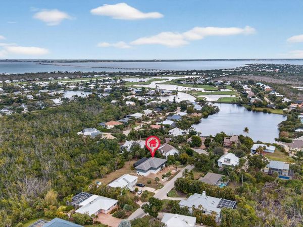 1379 Albatross Rd, Sanibel, FL 33957