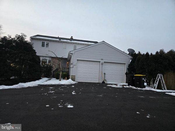 2276 S VALLEY FORGE ROAD, LANSDALE, PA 19446