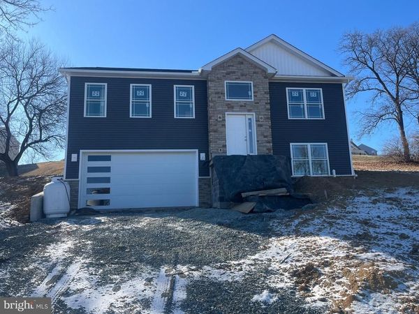 8286 CAPRI COURT, WAYNESBORO, PA 17268