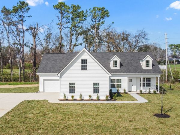 100 Centennial Lane, Columbia, TN 38401