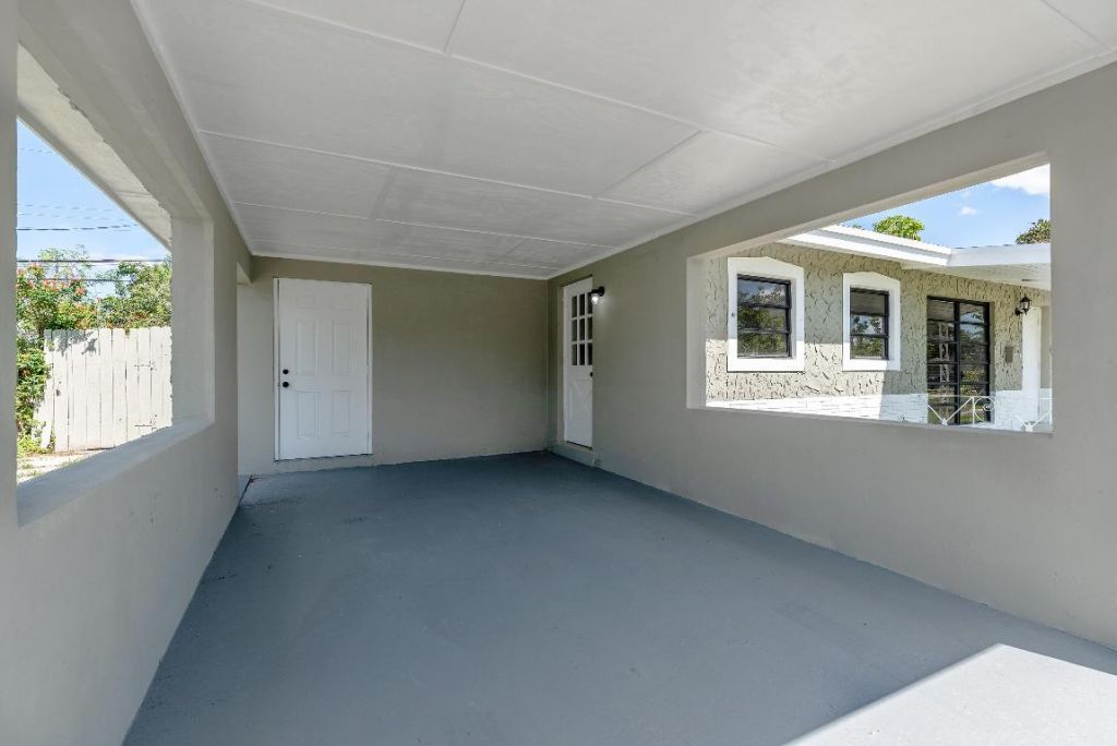 1040 Long Island Avenue, Fort Lauderdale, FL 33312 Photo