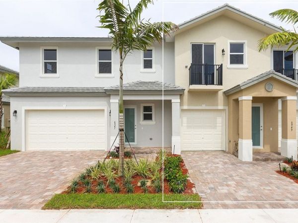 6937 Pines Circle, Unit 17, Coconut Creek, FL 33073