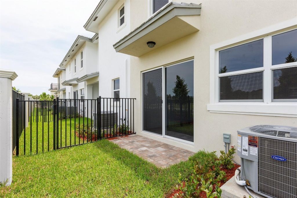 6937 Pines Circle, Unit 17, Coconut Creek, FL 33073 Photo
