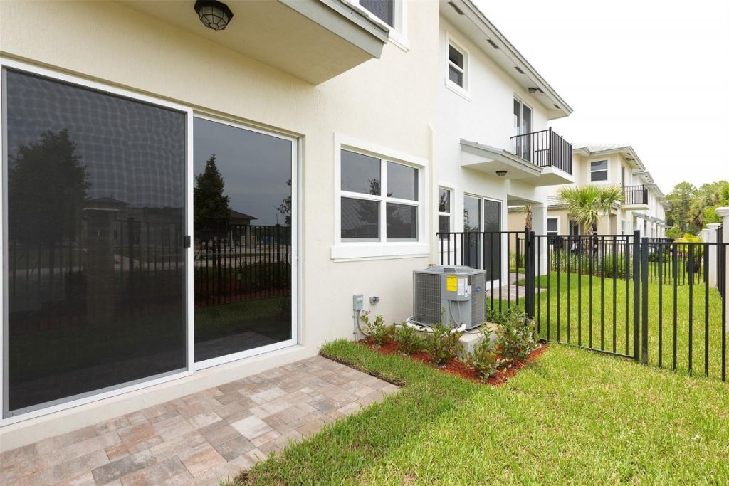 6937 Pines Circle, Unit 17, Coconut Creek, FL 33073 Photo