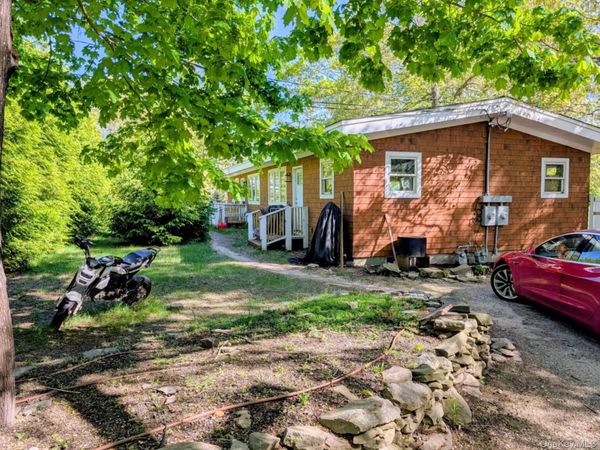 1600 Bay Avenue , East Marion, NY 11939