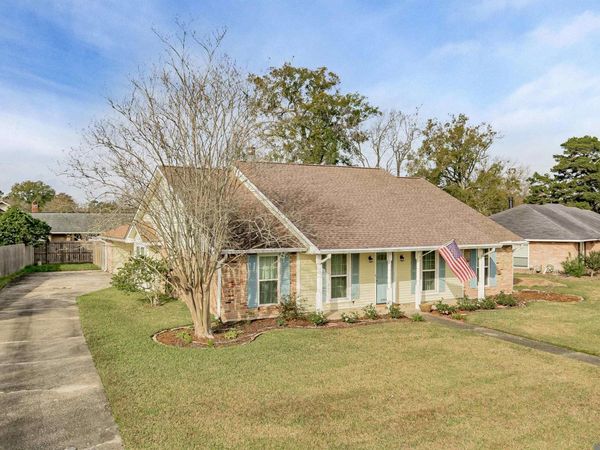 10859 Cal Rd, Baton Rouge, LA 70809