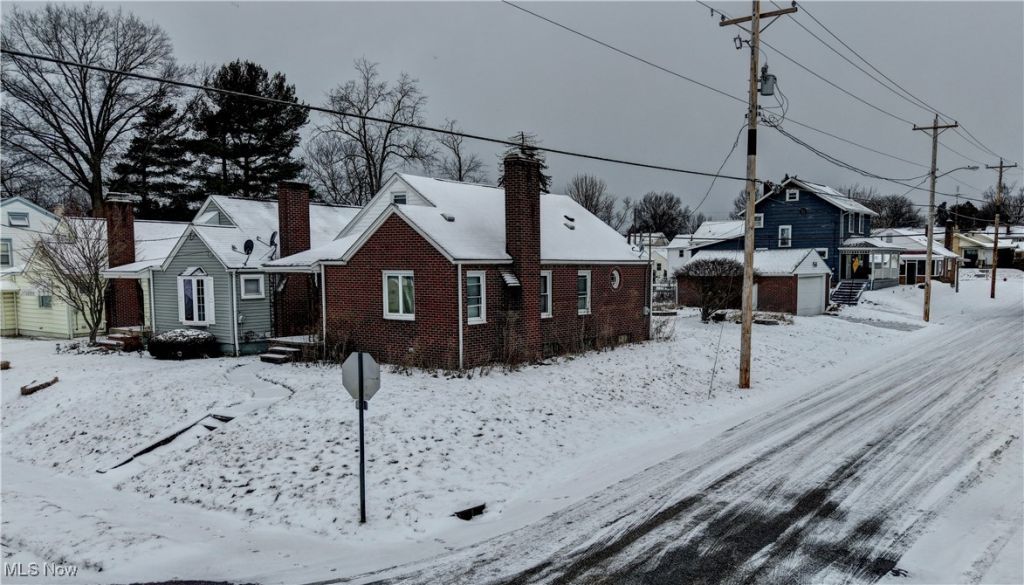 1415 26th Street Nw, Canton, OH 44709 Main Photo