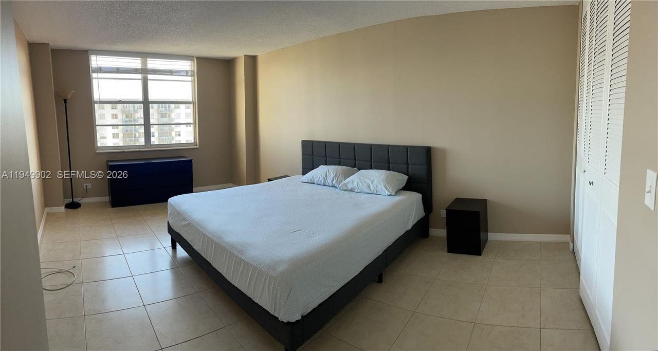 251 174th St, Unit 2211, Sunny Isles Beach, FL 33160 Photo