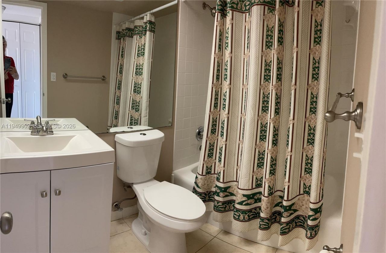 251 174th St, Unit 2211, Sunny Isles Beach, FL 33160 Photo