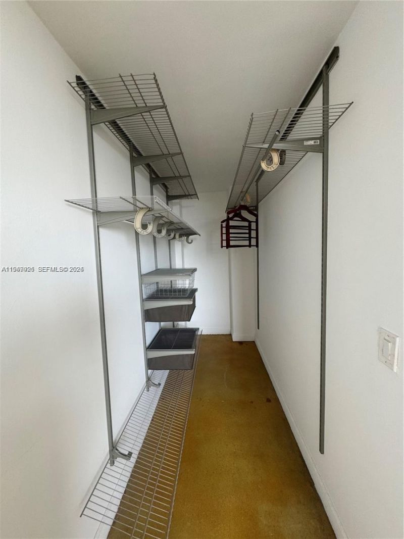 2000 NE 135th St , Unit 606, North Miami, FL 33181 Photo