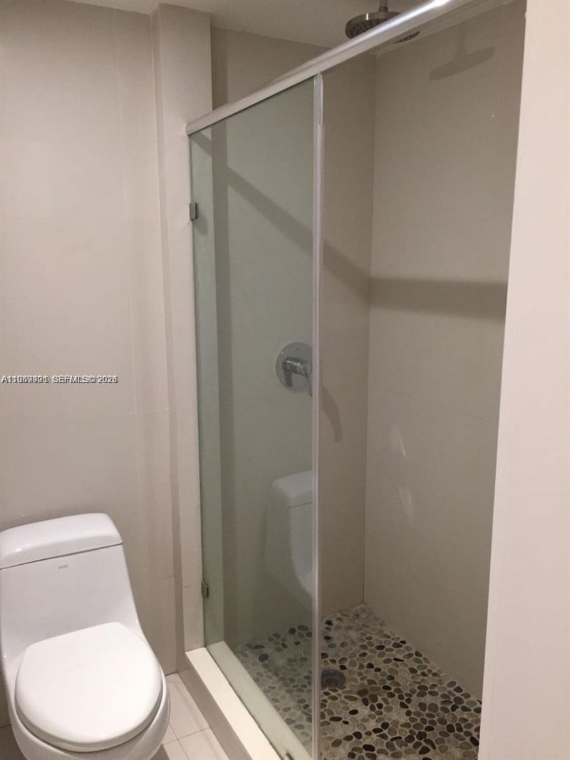 2000 NE 135th St , Unit 606, North Miami, FL 33181 Photo