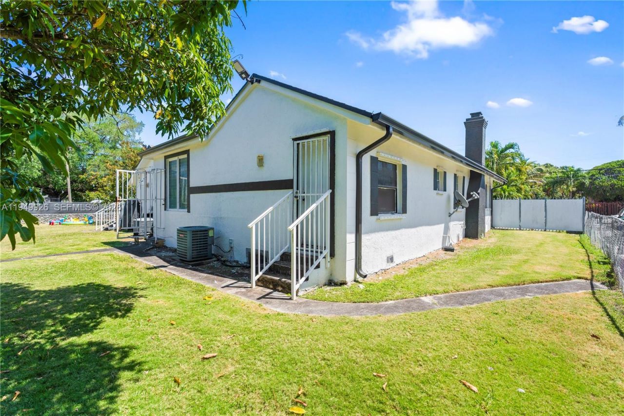 113 NW 57th St, Unit 1, Miami, FL 33127 Photo