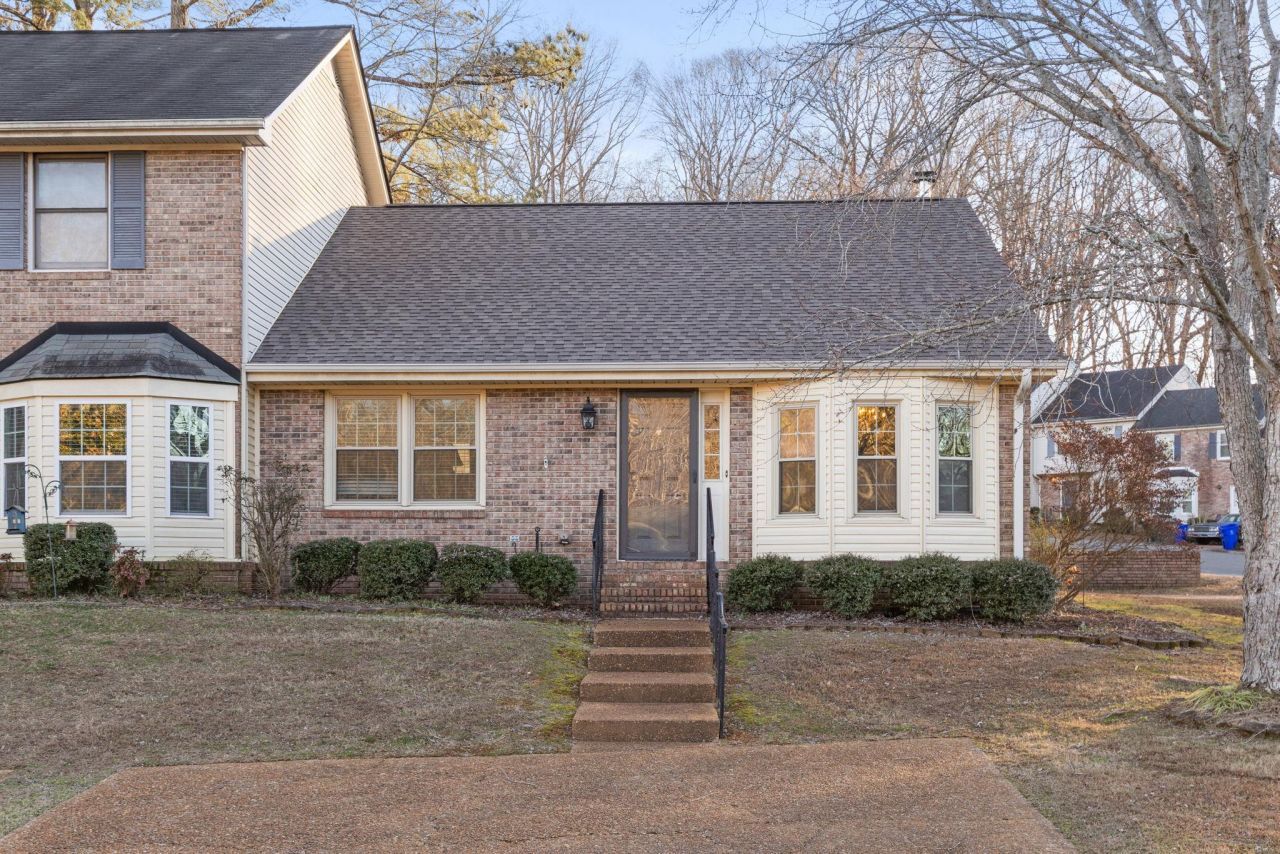 240 Hillsboro Cir, Florence, AL 00000 Main Photo