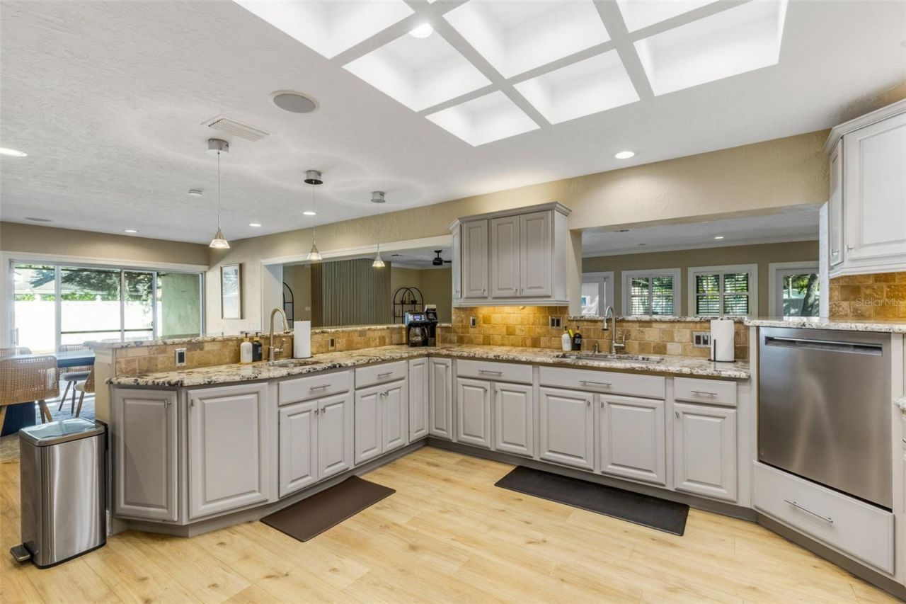 10767 Danielle Drive, Largo, FL 33774 Photo