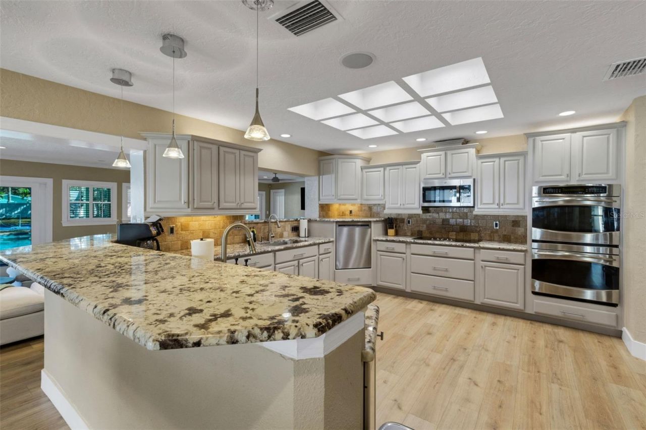 10767 Danielle Drive, Largo, FL 33774 Photo