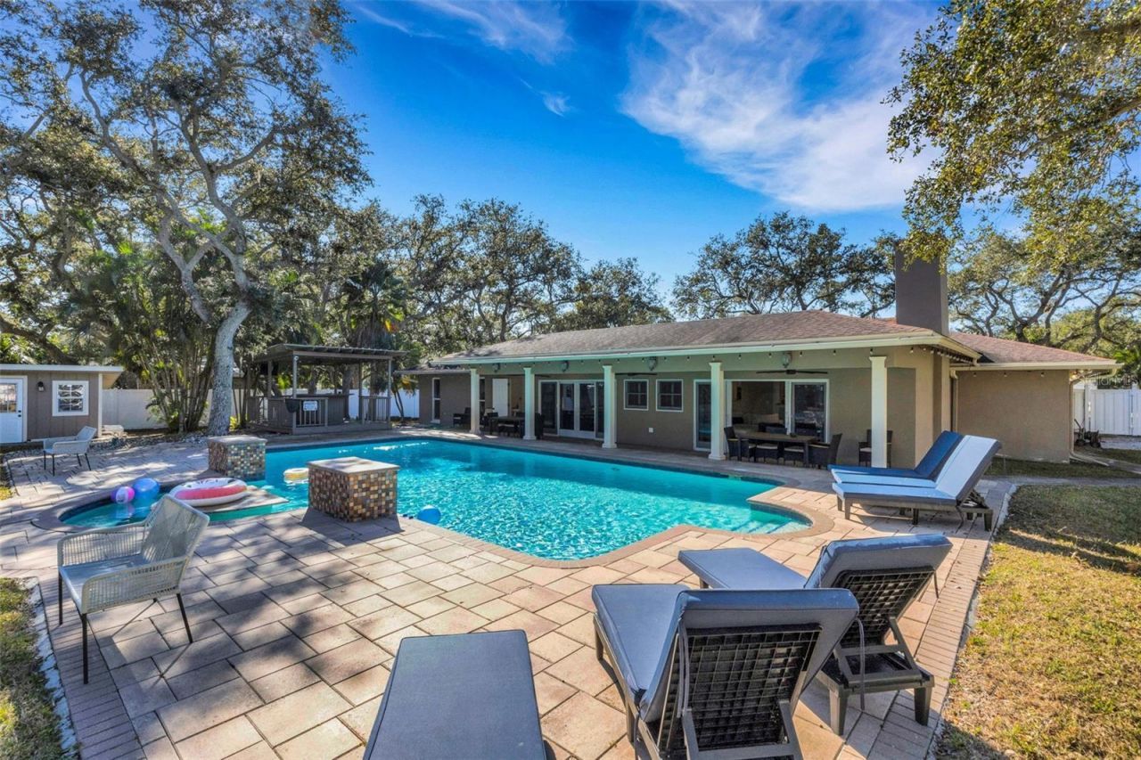 10767 Danielle Drive, Largo, FL 33774 Photo