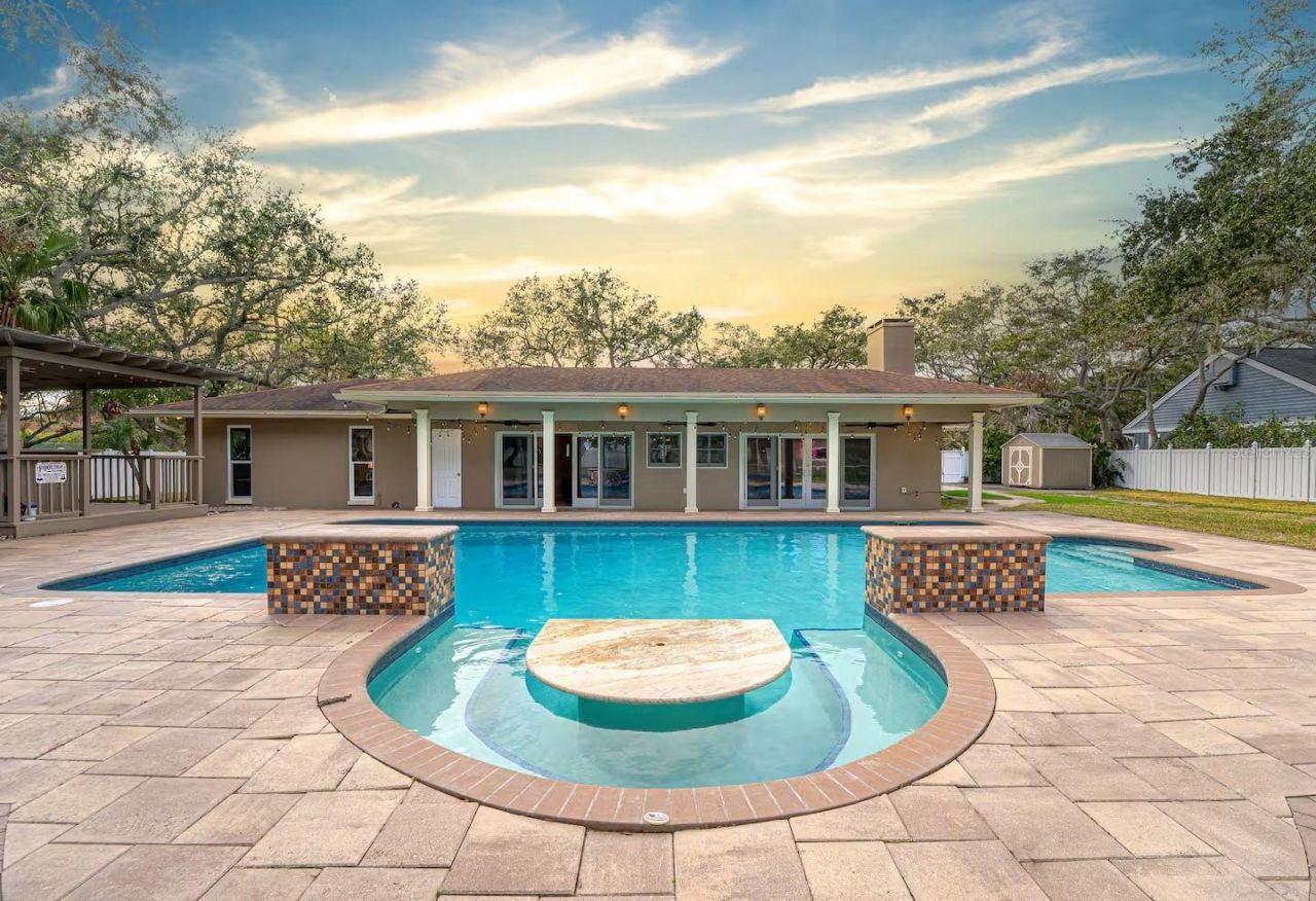 10767 Danielle Drive, Largo, FL 33774 Photo