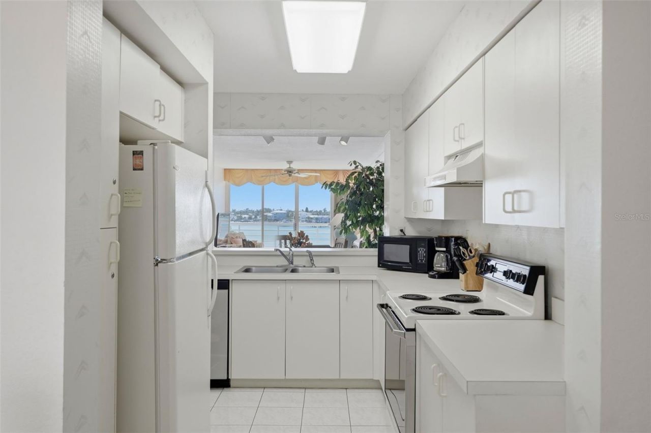 6001 Bahia Del Mar Circle, Unit 529, Saint Petersburg, FL 33715 Photo