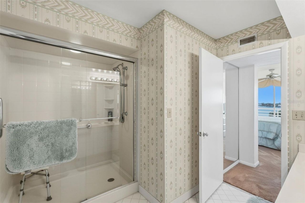 6001 Bahia Del Mar Circle, Unit 529, Saint Petersburg, FL 33715 Photo