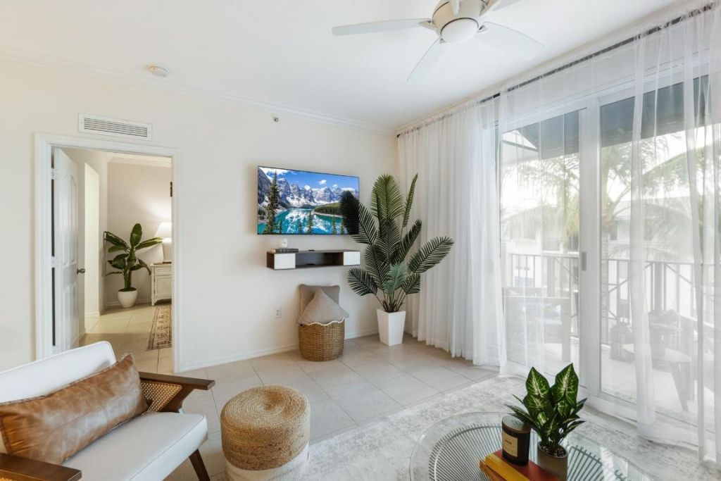 255 NE 3rd Avenue, Unit 2506, Delray Beach, FL 33444 Photo