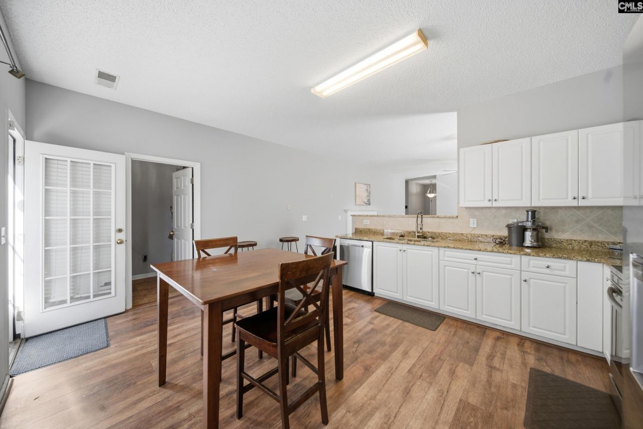 27 Founders Lake Court Photo 15