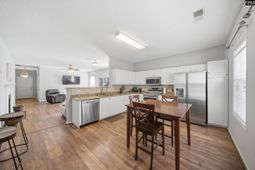 27 Founders Lake Court photo 4