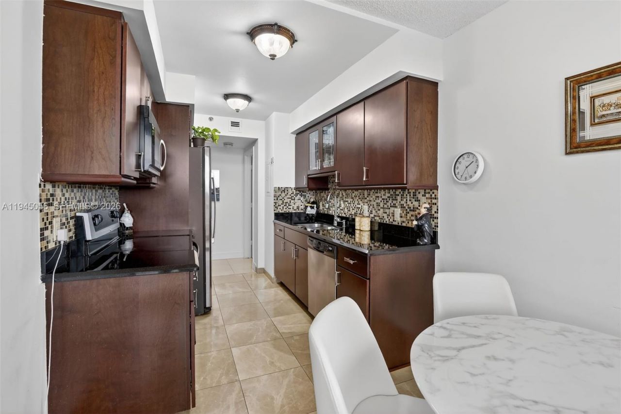 1000 Island Blvd, Unit 312, Aventura, FL 33160 Photo