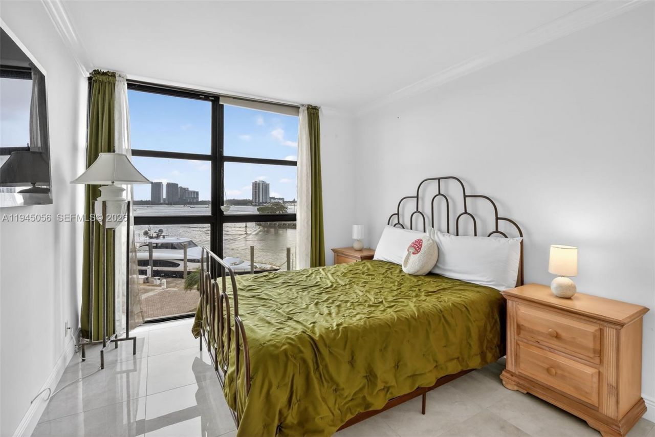 1000 Island Blvd, Unit 312, Aventura, FL 33160 Photo