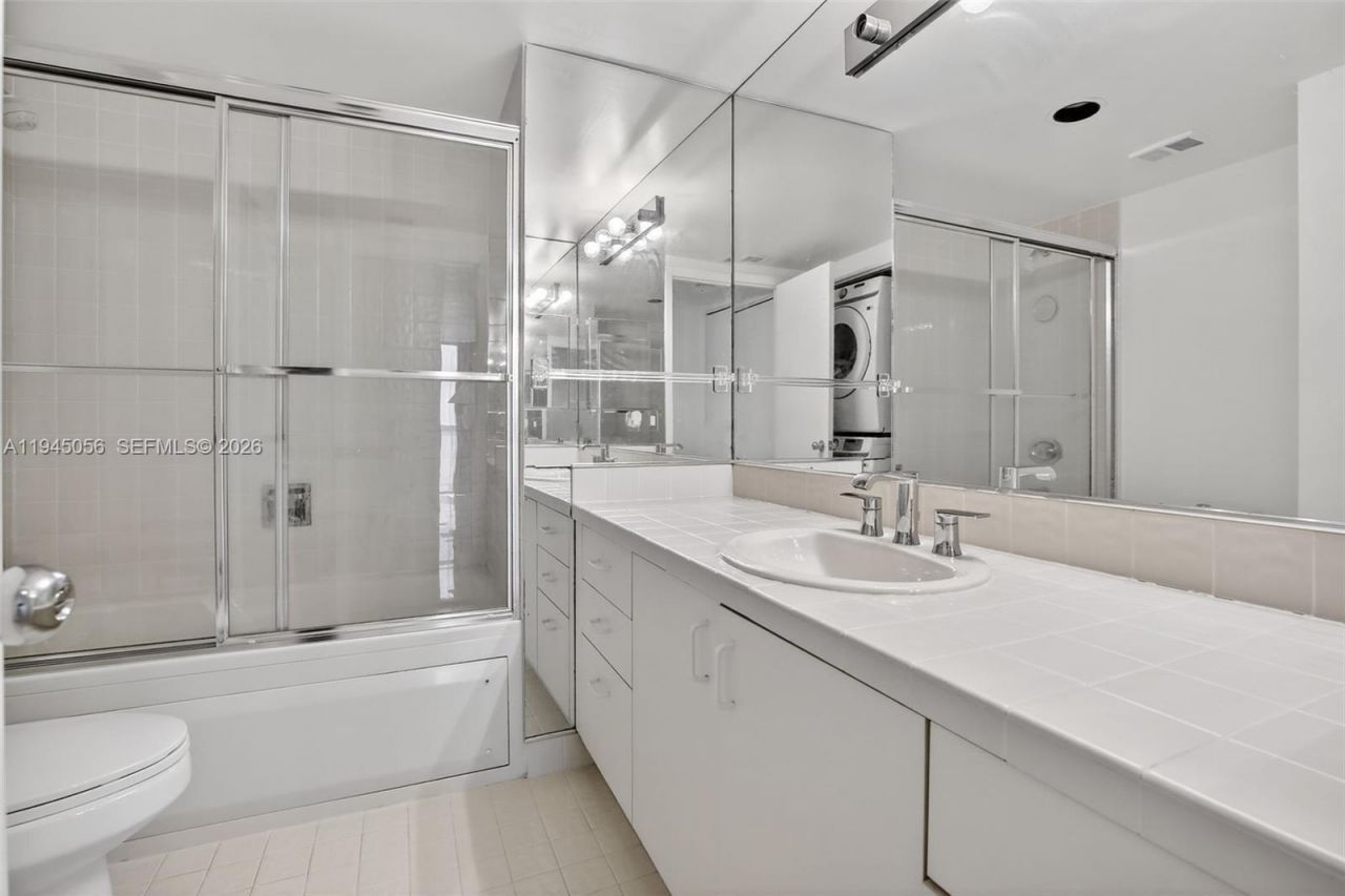 1000 Island Blvd, Unit 312, Aventura, FL 33160 Photo