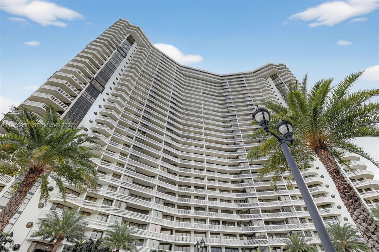 1000 Island Blvd, Unit 312, Aventura, FL 33160 Photo