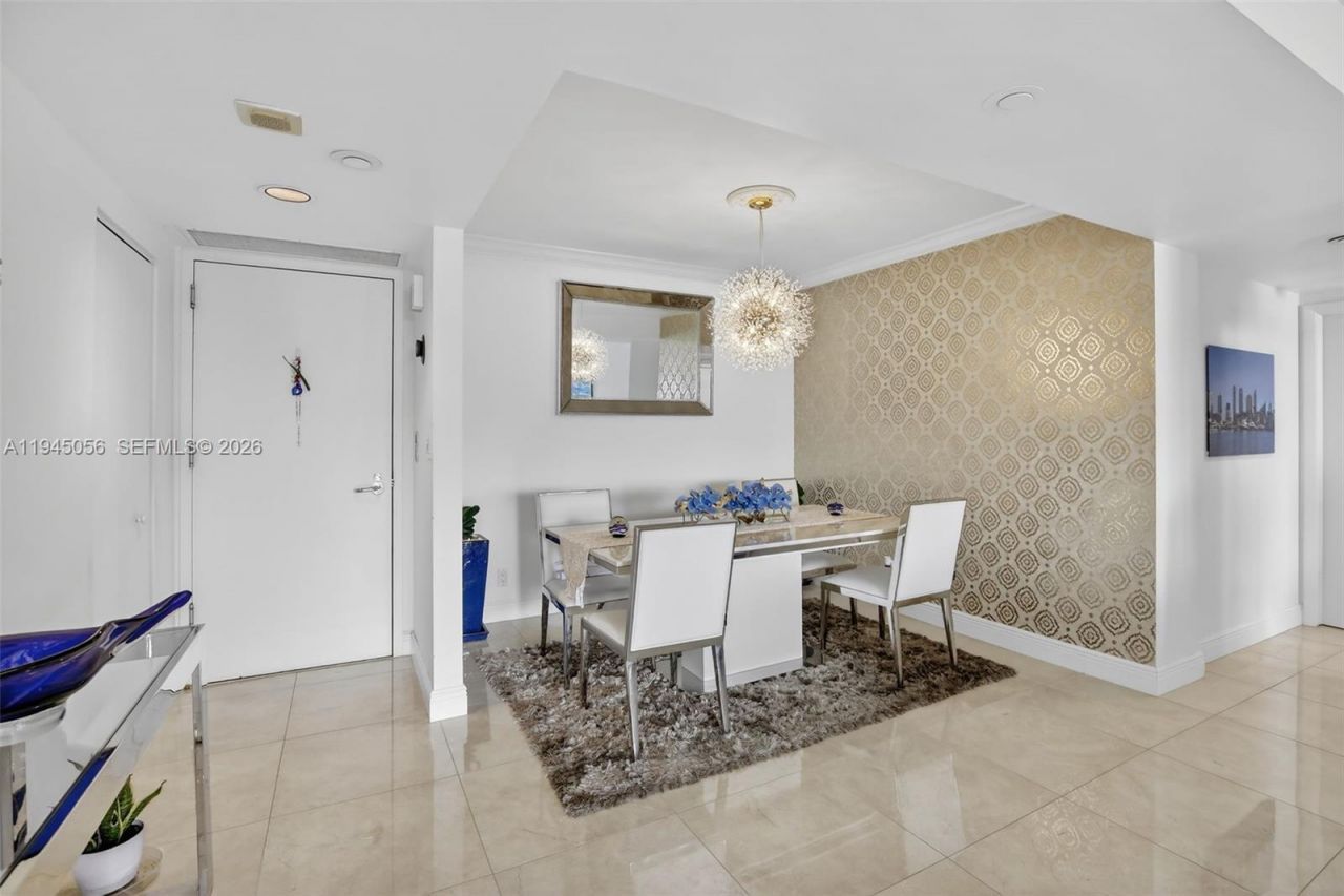 1000 Island Blvd, Unit 312, Aventura, FL 33160 Photo