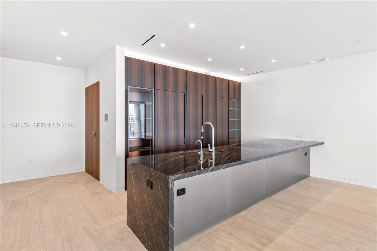 5 Grove Isle, Unit L405, Miami, FL 33133 Photo