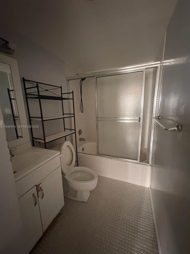 4164 Inverrary Dr, Unit 913, Lauderhill, FL 33319 Photo