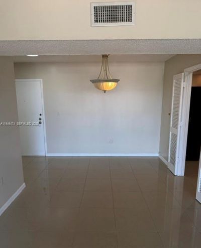 4164 Inverrary Dr, Unit 913, Lauderhill, FL 33319 Photo