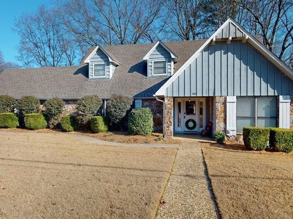 304 Country Club, Conway, AR 72034