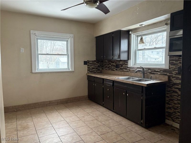 586 Morgan Avenue, Akron, OH 44311 Photo 7