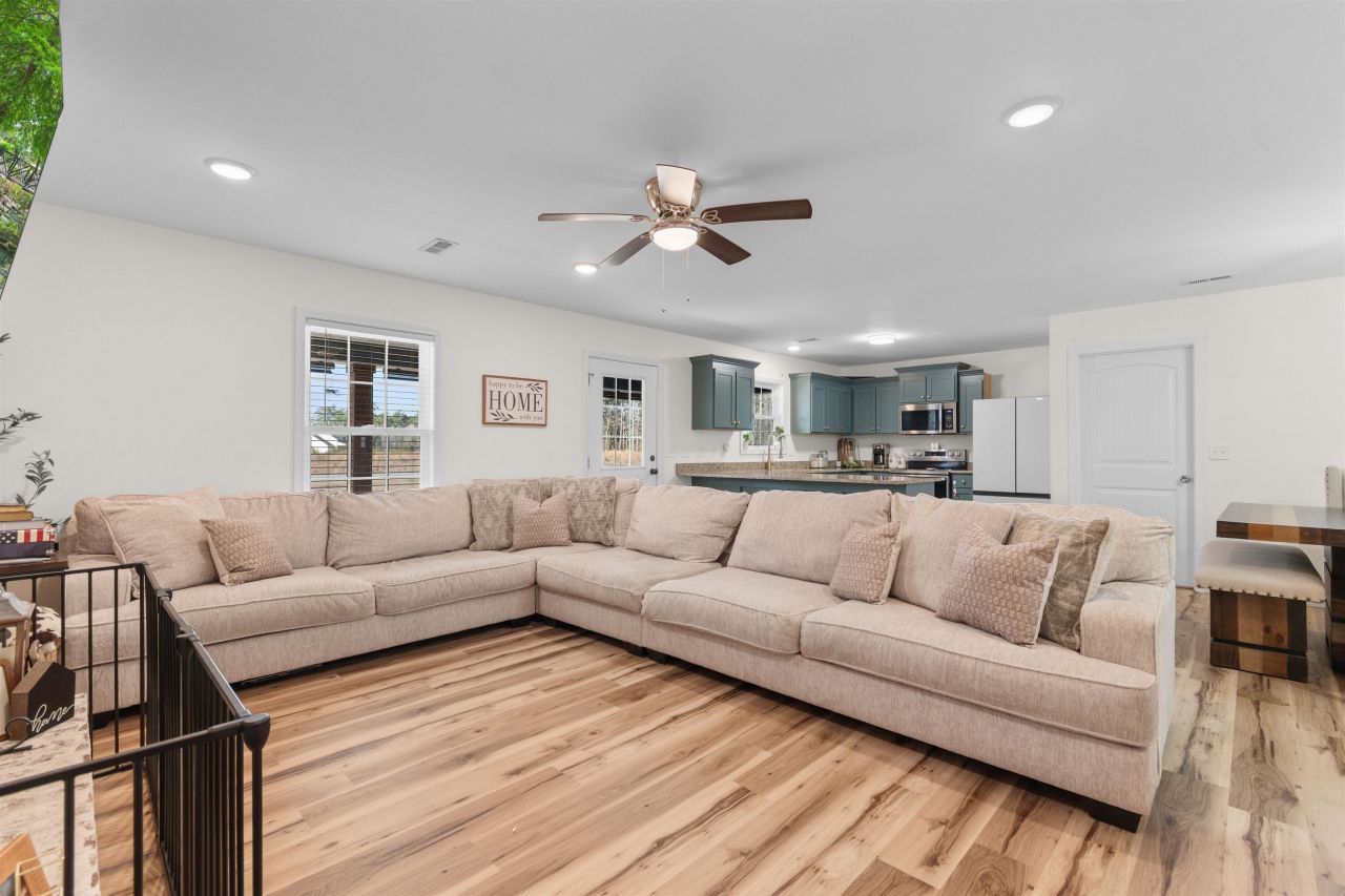 140 Leadwood St. Photo 7