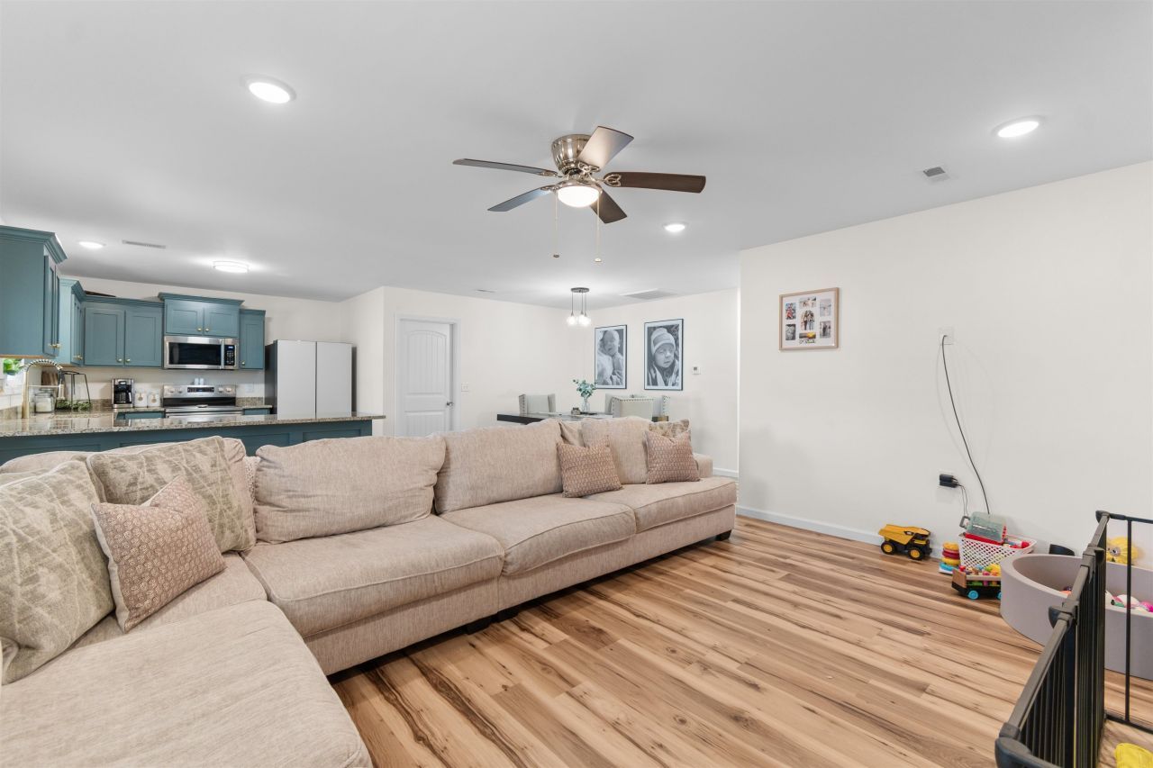 140 Leadwood St. Photo 8