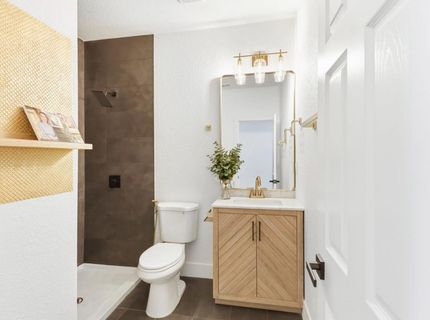 411 Alhambra Blvd, Sacramento, CA 95816 Photo