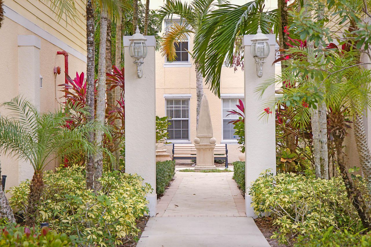 225 Murcia Drive, Unit 313, Jupiter, FL 33458 Photo