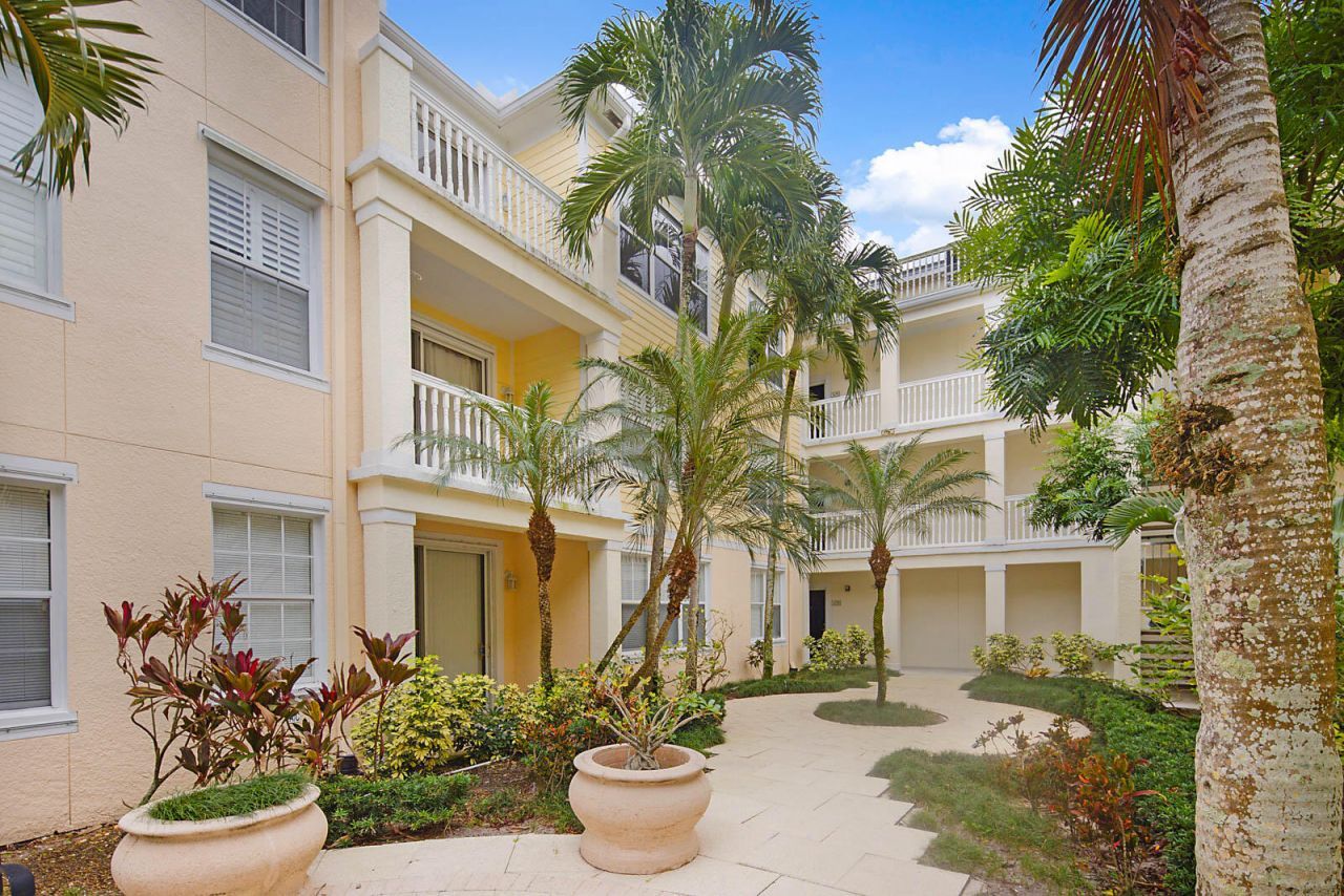 225 Murcia Drive, Unit 313, Jupiter, FL 33458 Photo