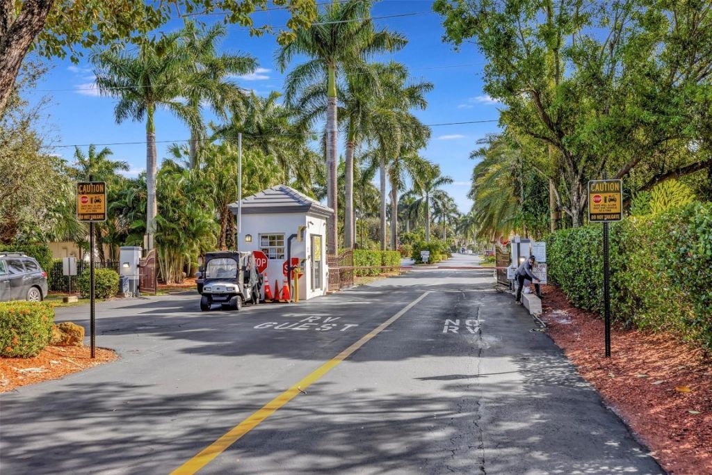 119 S Cortez Drive, Unit 119, Margate, FL 33068 Photo