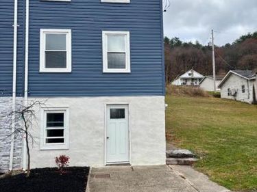 253 MAIN STREET, PARRYVILLE, PA 18244