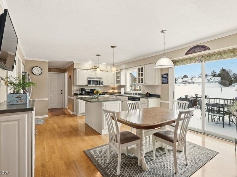 2090 Sand Run Knolls Drive, Akron, OH 44313 Photo 14