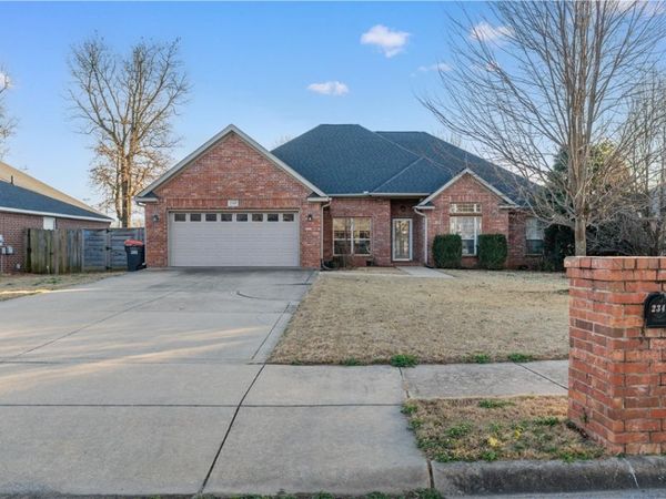 2345 Tall Tree Lane, Springdale, AR 72762