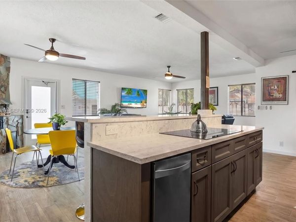 316 NW 29th St, Wilton Manors, FL 33311