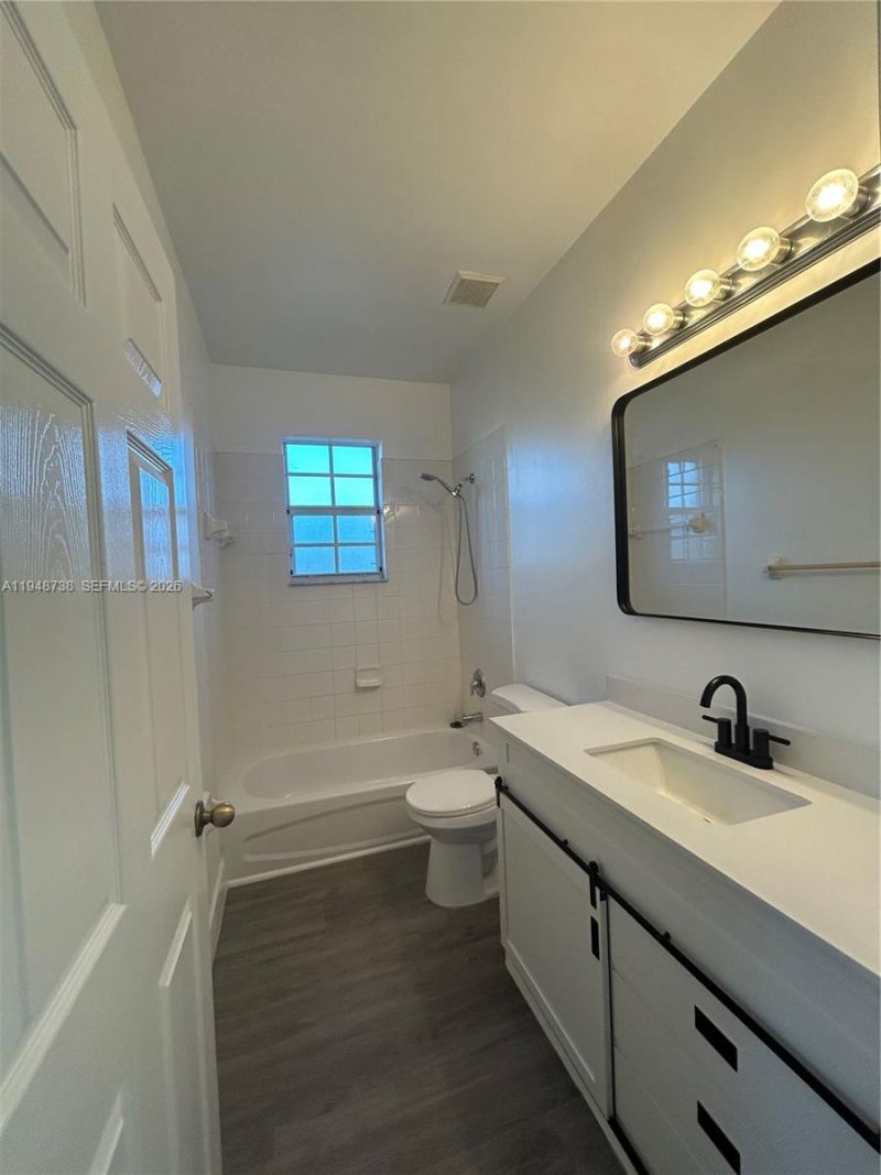 1720 NE 33rd Ave , Unit 201-5, Homestead, FL 33033 Photo