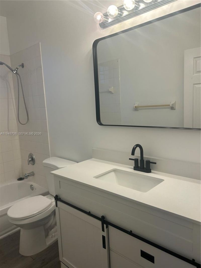 1720 NE 33rd Ave, Unit 201-5, Homestead, FL 33033 Photo