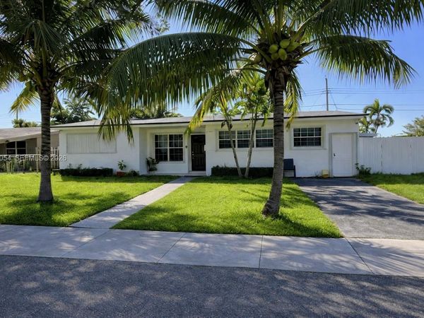 1140 NE 196th Ter, Miami, FL 33179