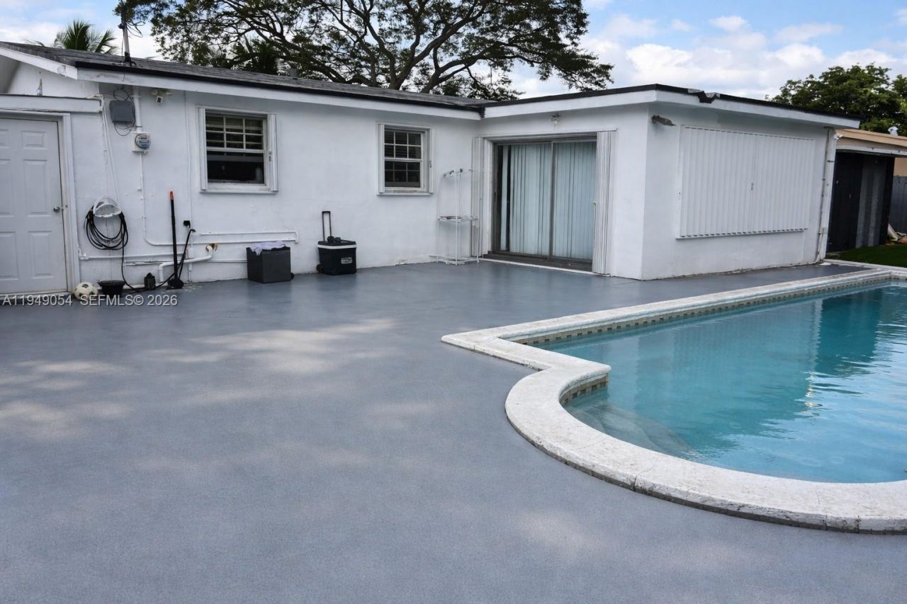 1140 NE 196th Ter, Miami, FL 33179 Photo